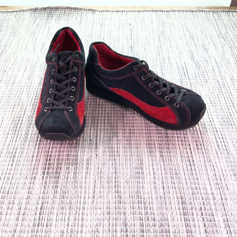 Relativity Womens Suede Sneakers Black Red Lace Up Low Top Shoes Size 9